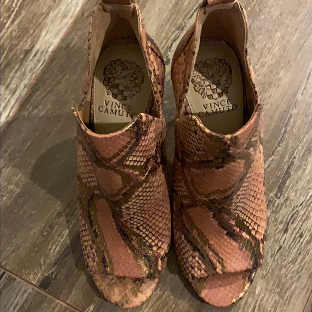 Snakeskin peep toe booties - Picture 2 of 8